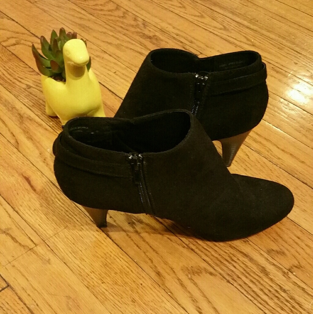 Black ankle booties